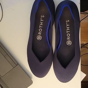 Navy Rothys Round Toe Ballet Flats size 8.5